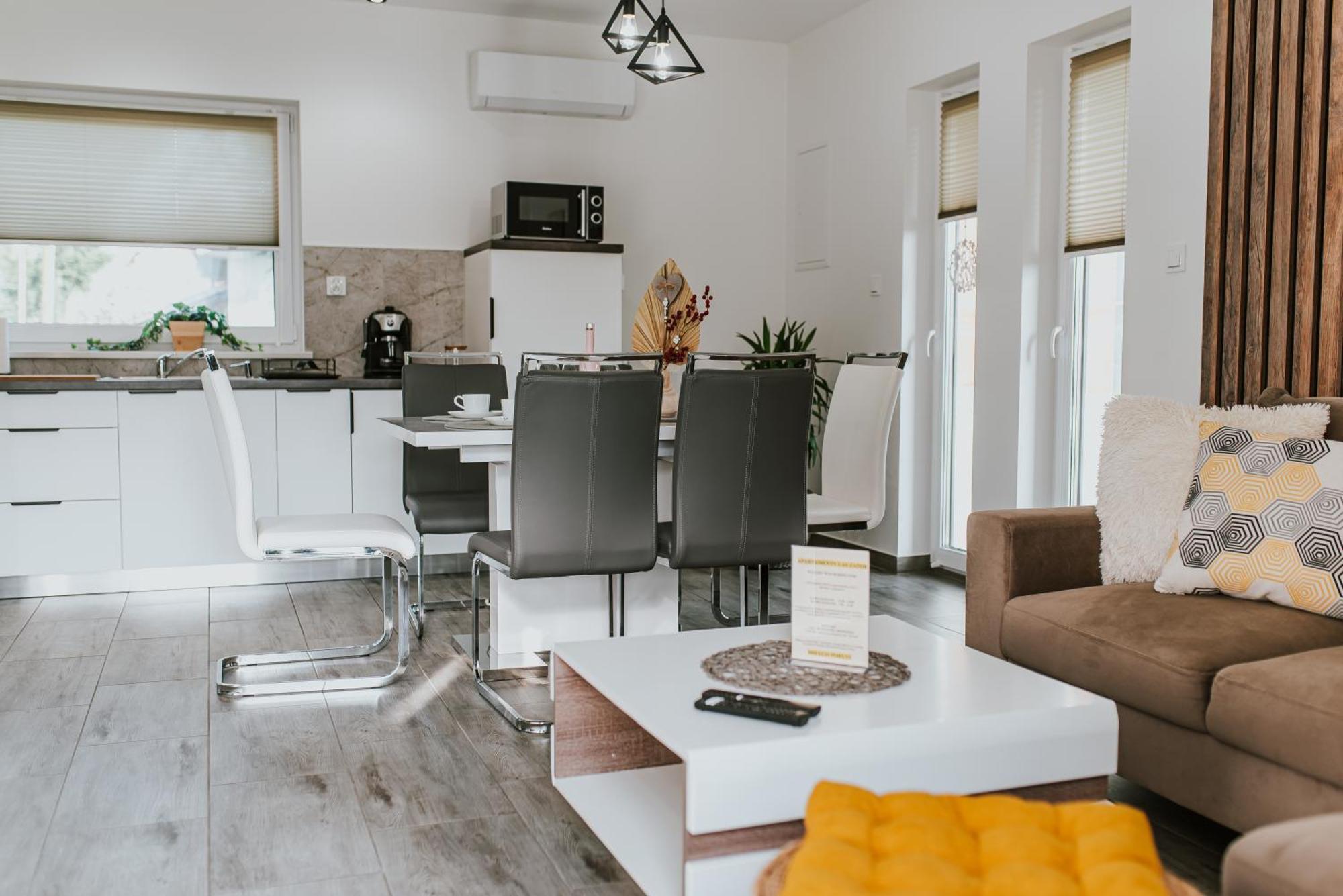 Apartamenty Las ザトル エクステリア 写真